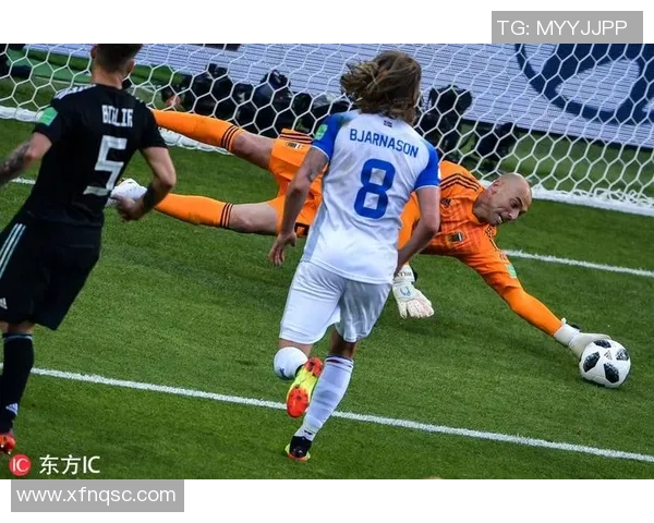 小孩梦想成真与足球明星同场踢球的奇妙瞬间