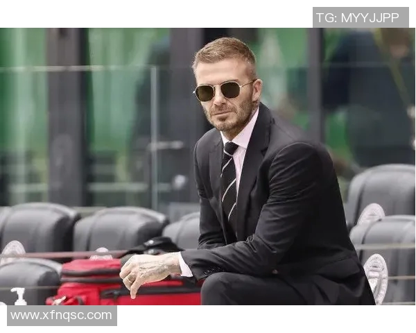 巴西足球明星华丽转身穿西装展现绅士风范与球场魅力